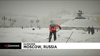 Record snowfall blankets Moscow