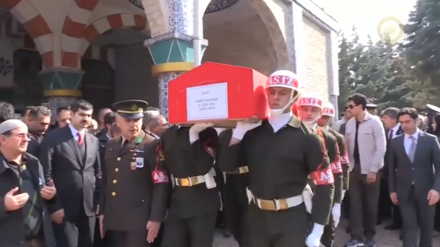 Türkiye Afrin'de tankı vuran füzenin izini sürüyor 