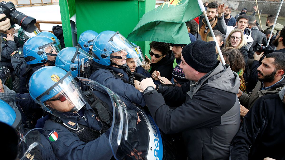 احتجاجات فى روما على زيارة أردوغان
