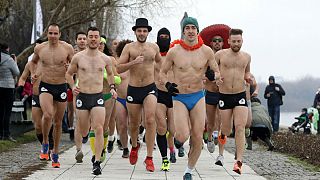 بلگراد:‌ دویدن با لباس زیر برای به چالش کشیدن هوای سرد