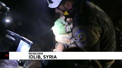 Újabb kisgyereket mentettek ki a romok alól Szíriában