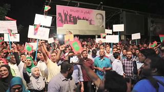 Maldivler siyasi kaosta