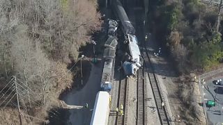 Officials say locked track signal caused fatal U.S. train crash on Sunday
