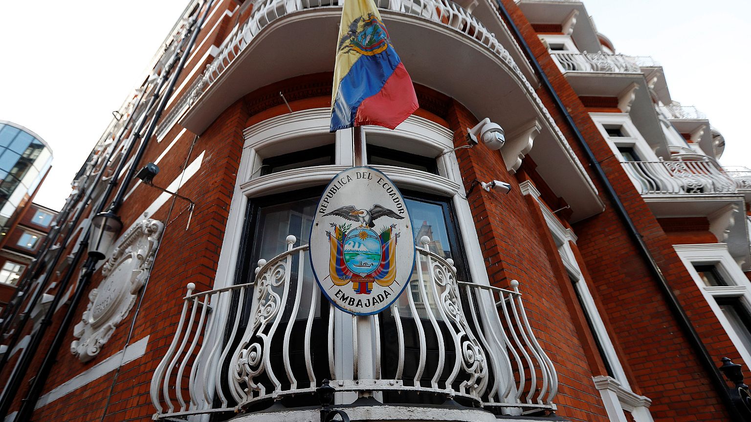 Érvényben marad az Assange elleni elfogatóparancs Nagy-Britanniában 