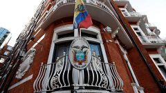 Érvényben marad az Assange elleni elfogatóparancs Nagy-Britanniában 