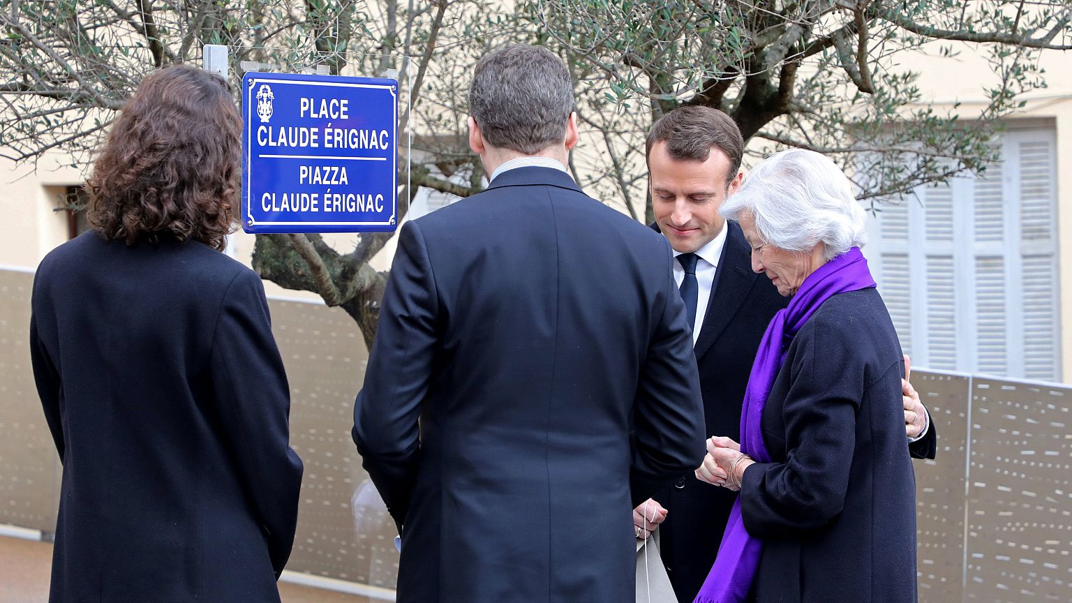 Corse : Macron rend hommage au préfet Erignac