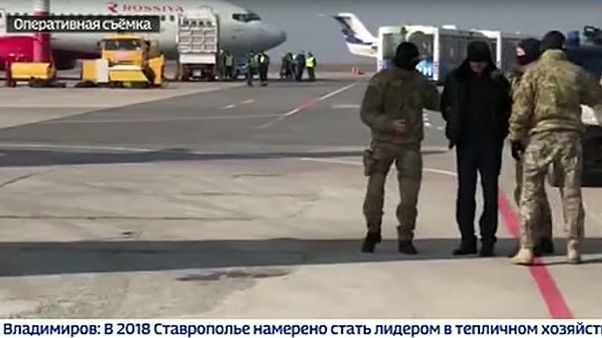 Dagestan: Gesamte Regierung in Handschellen abgeführt Dagestan: Gesamte Regierung in Handschellen abgeführt