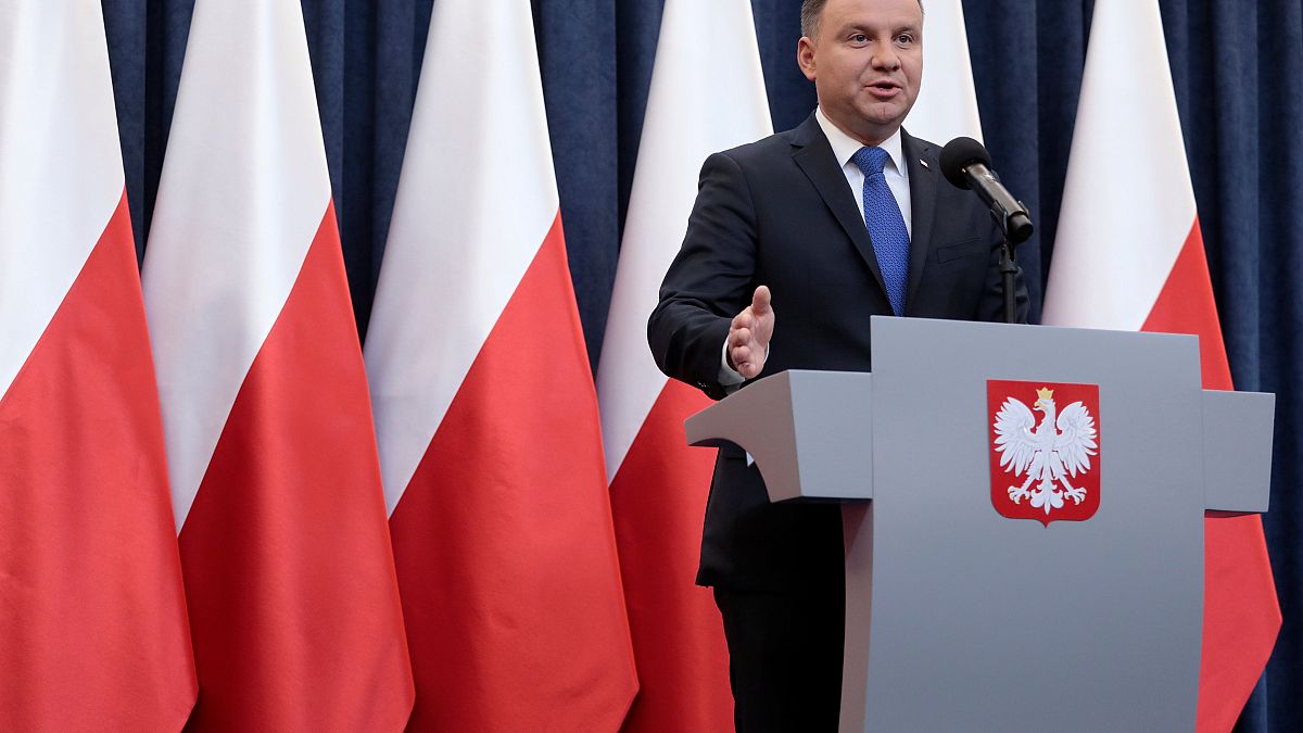 Polen: Präsident Duda unterschreibt umstrittenes Holocaust-Gesetz