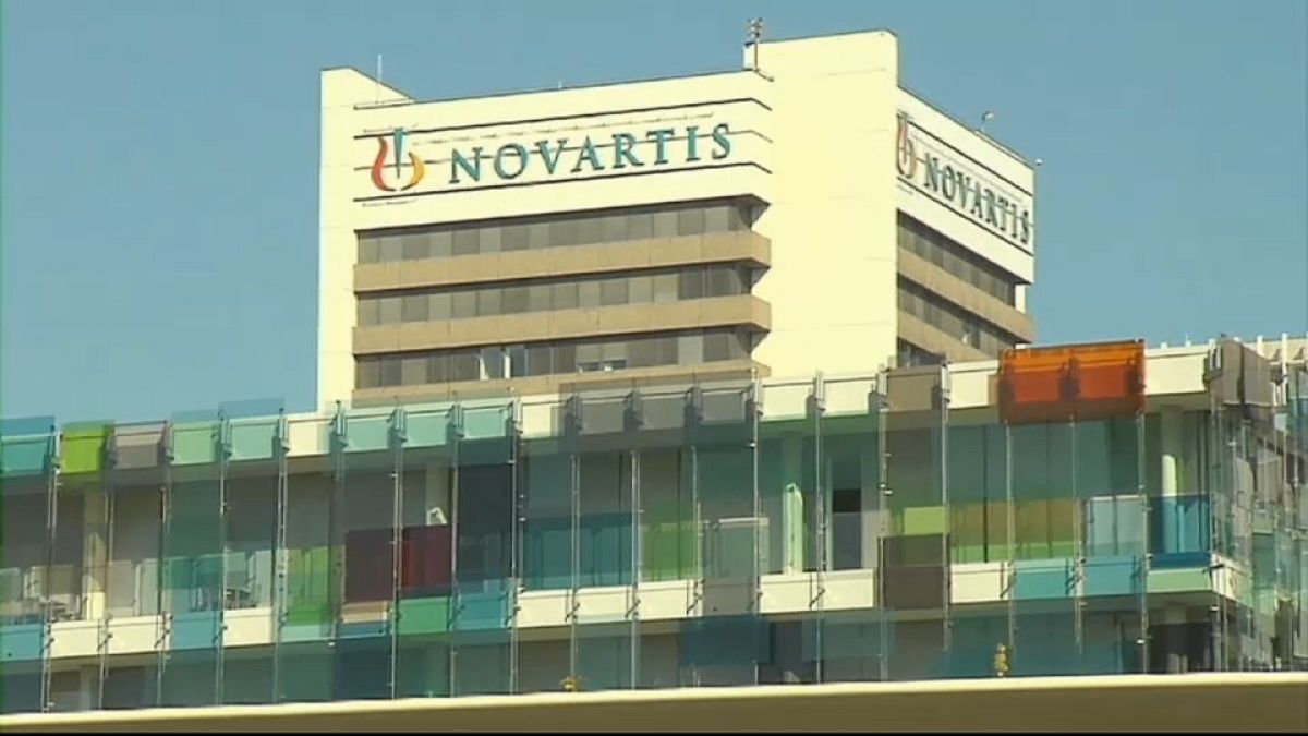 Dos ex primeros ministros griegos acusados de corrupción en el escándalo Novartis