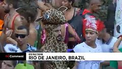 Jelmezek kavalkádja a brazil karneválon