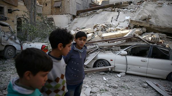 Zahlreiche Tote bei Luftangriffen in Syrien: UN-Vertreter fordern Kampfpause Zahlreiche Tote bei Luftangriffen in Syrien: UN-Vertreter fordern Kampfpause