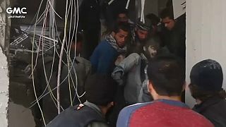 Siria, raid aerei governativi a est di Damasco causano decine di vittime