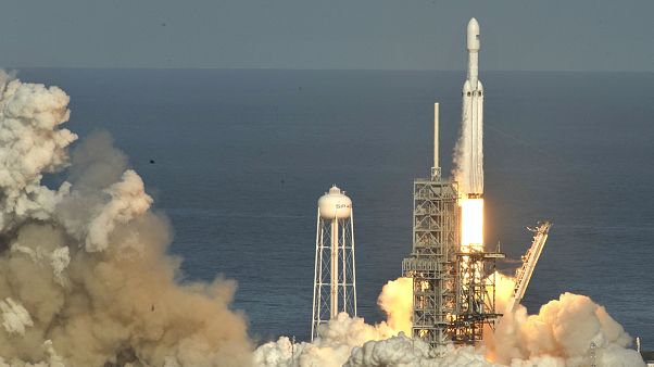 Rakete "Falcon Heavy" hebt erfolgreich zu Jungfernflug ab Rakete "Falcon Heavy" hebt erfolgreich zu Jungfernflug ab