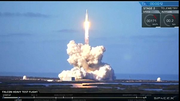Para o infinito e mais além: Musk manda carro para o espaço Para o infinito e mais além: Musk manda carro para o espaço