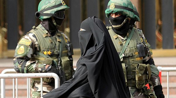 دانمارک نقاب زدن یا پوشیدن برقع را ممنوع میکند دانمارک نقاب زدن یا پوشیدن برقع را ممنوع میکند