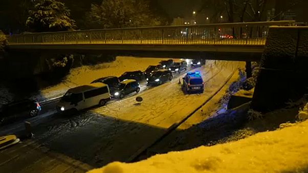 Hó okoz káoszt Párizsban Hó okoz káoszt Párizsban