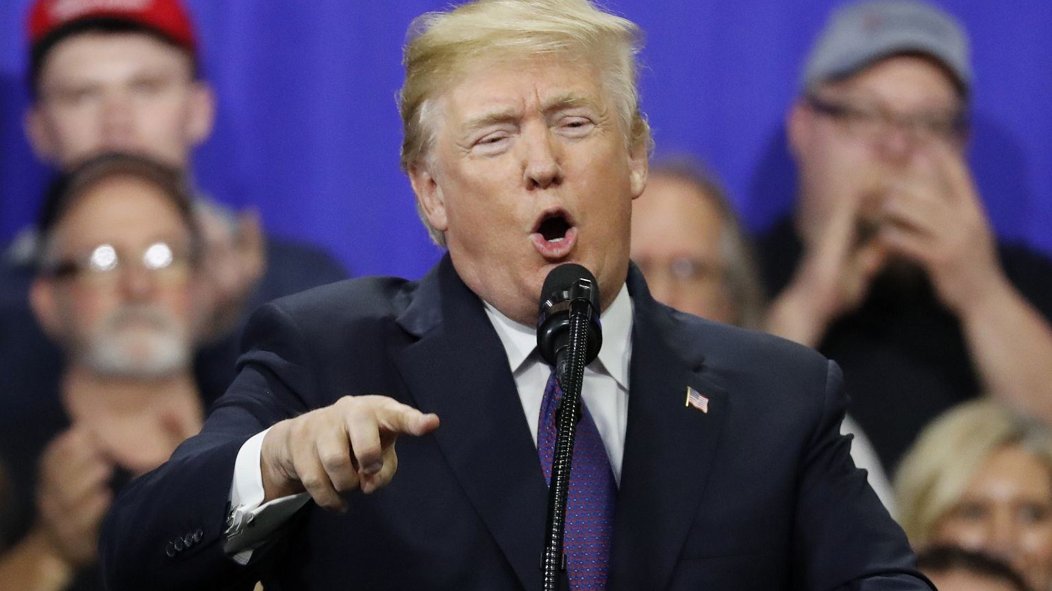 Trump Washington'da askeri geçit töreni istiyor