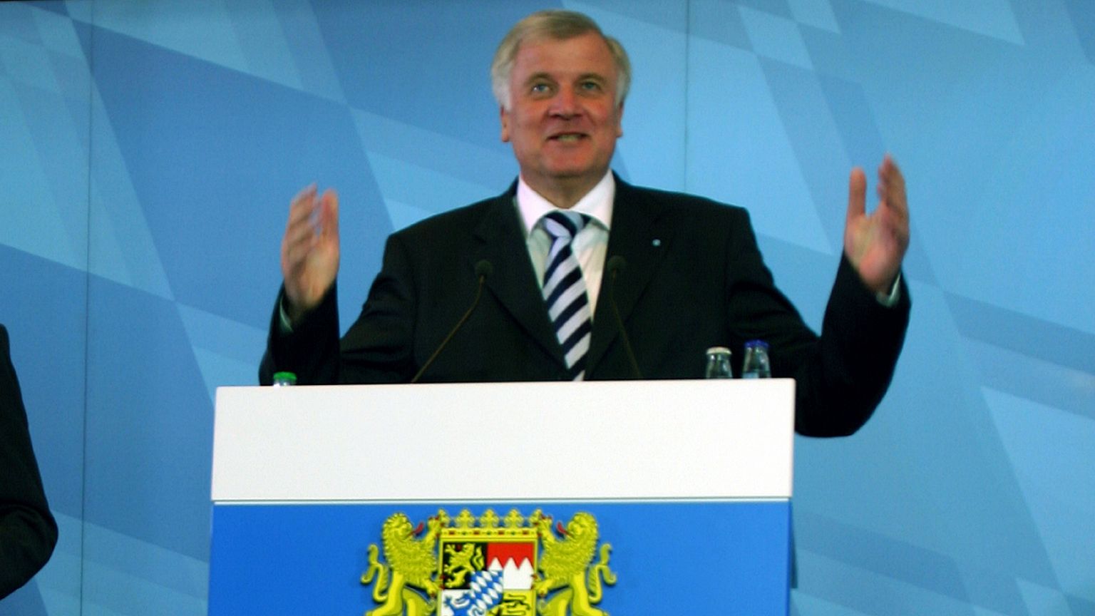 Horst Seehofer: Ministrant, Abgeordneter, Minister
