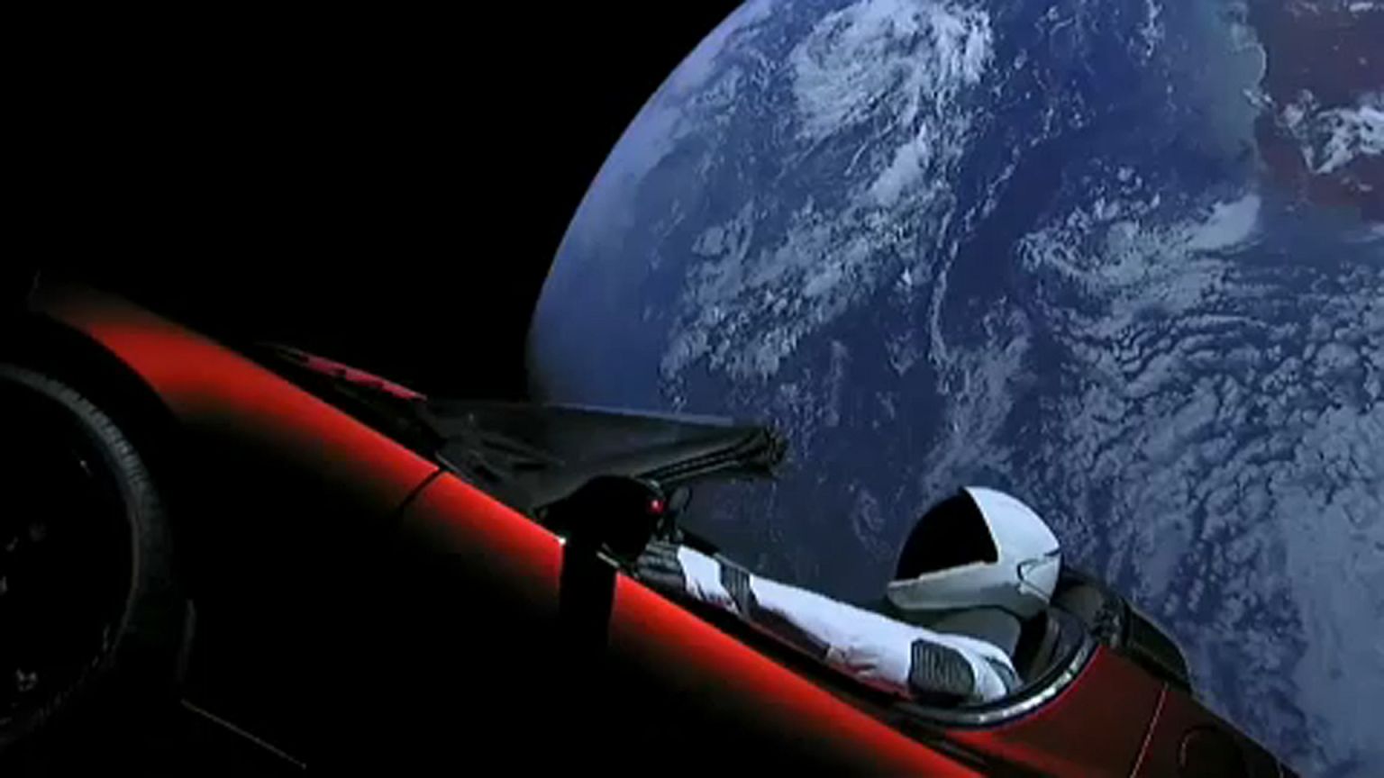 Elon Musk Tesláját vitte a világűrbe a Falcon Heavy