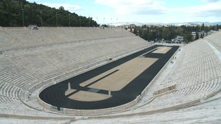 Estádio Panatenaico em Atenas ficou sem os anéis olímpicos em 2011