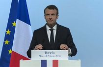 Macron e i Corsi: promessa la menzione dell'isola nella Costituzione. Basterà?