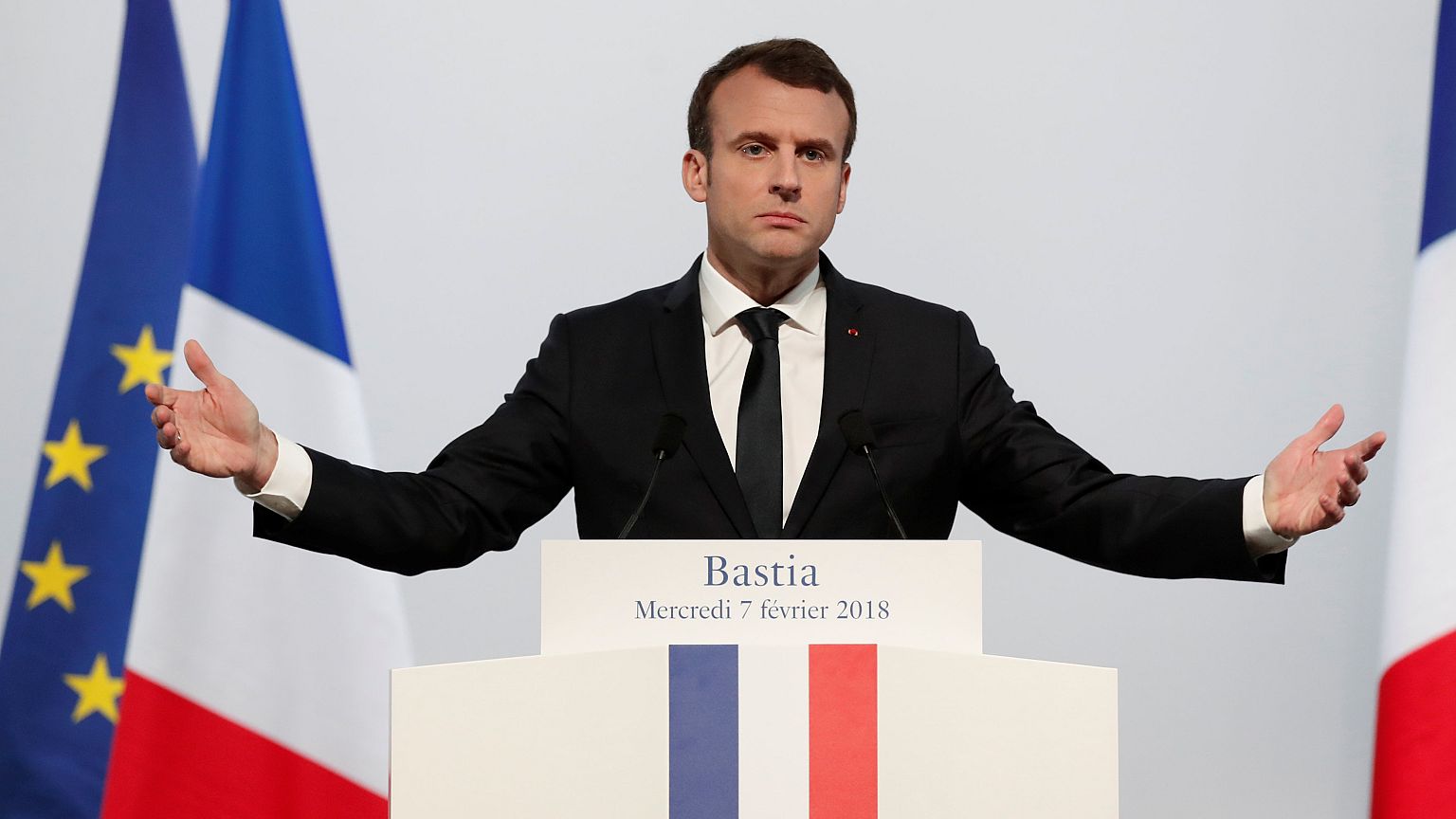 Macron: Língua corsa não terá estatuto oficial