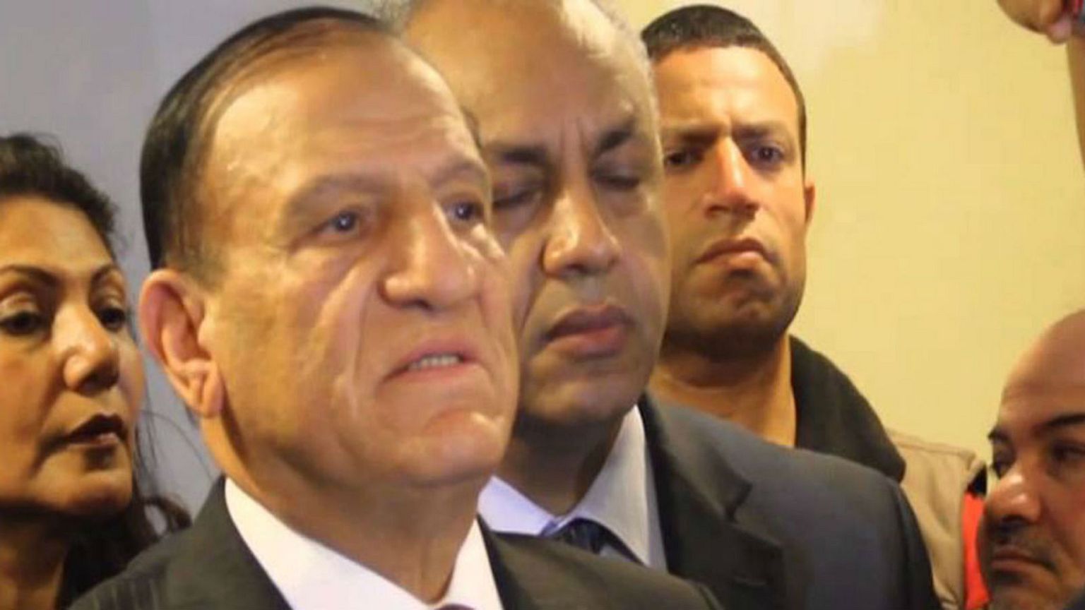أنباء عن اعتقال نجل سامي عنان بمصر