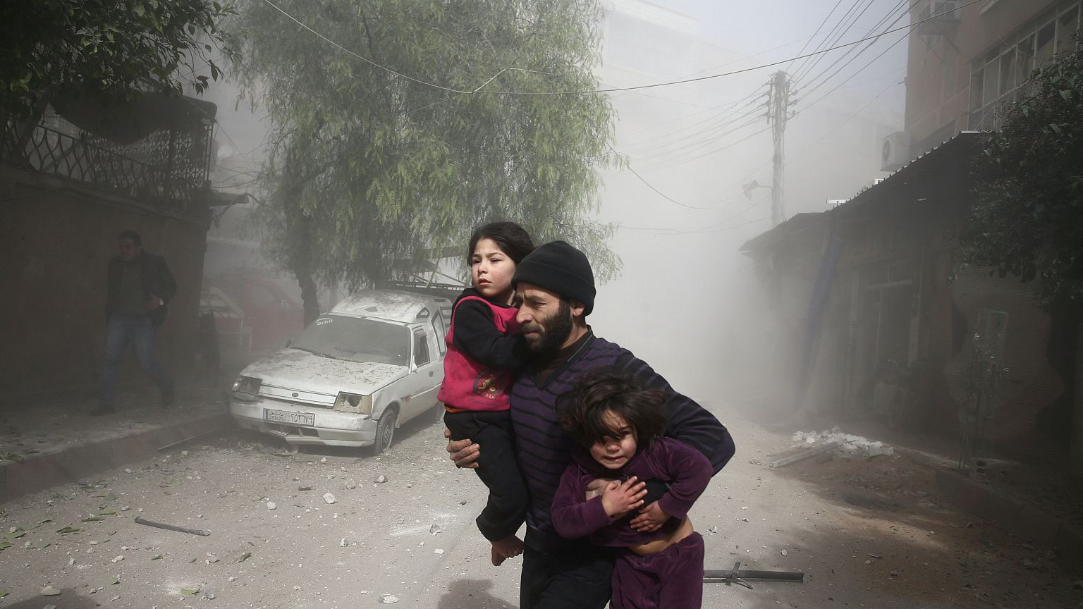 Várias crianças entre os mortos nos últimos bombardeamentos 