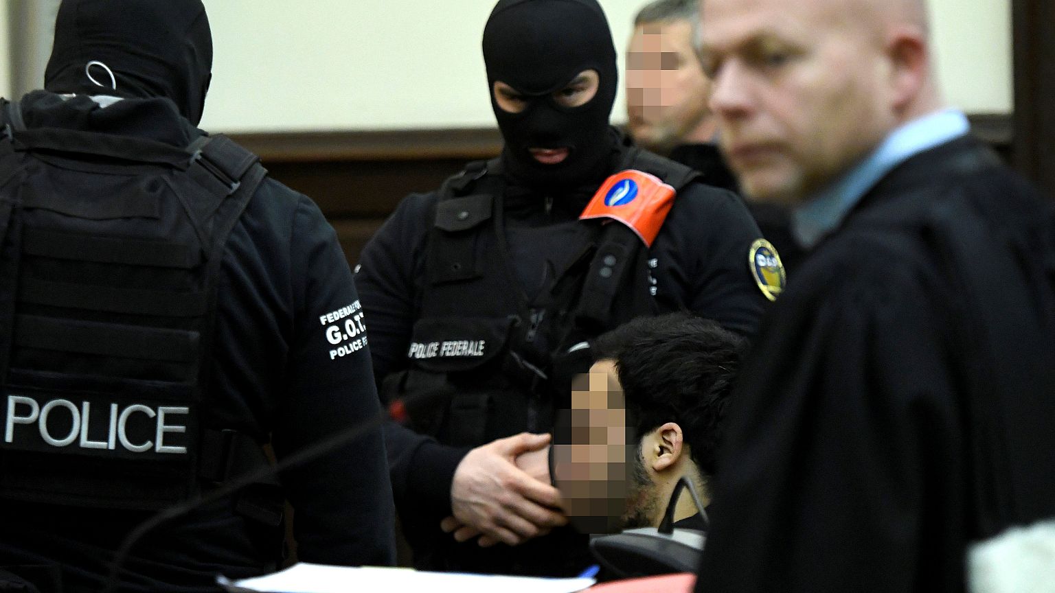 Reprise du procès Abdeslam à Bruxelles en son absence