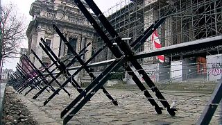 Защитные сооружения у брюссельского Дворца правосудия