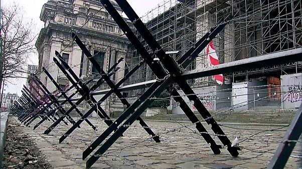 Защитные сооружения у брюссельского Дворца правосудия Защитные сооружения у брюссельского Дворца правосудия