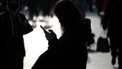 مشغل هاتف يحذر المستخدمين من اتصالات الاحتيال