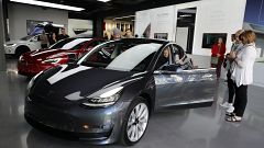 Tesla Motors 675 milyon Dolar zarar etti