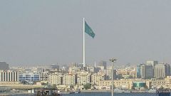 الأمن السعودي يردى رجلا قتيلا بعد خروجه عار من سيارته حاملا رشاشا بجدة