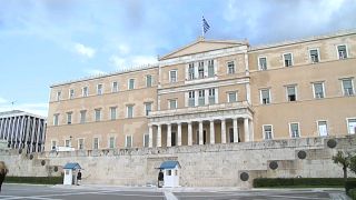 Yunan ekonomisi toparlanma sinyalleri veriyor