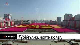 Coreia do Norte apresenta demonstração de força militar