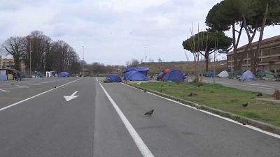 msf: Italia, 10.000 migranti "non accolti"