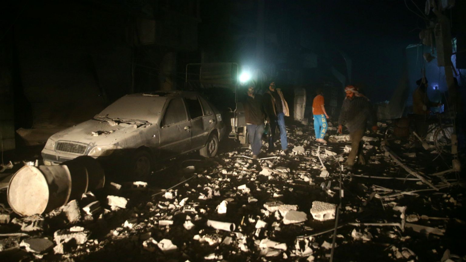 Bombardeamentos de Assad prosseguem sobre rebeldes e civis