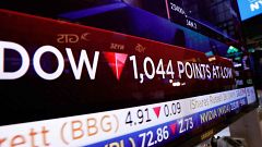 Wall Street volta a afundar