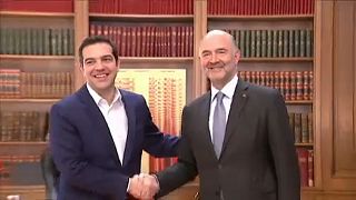 Moscovici viaja até à Grécia para assegurar data de fim do resgate
