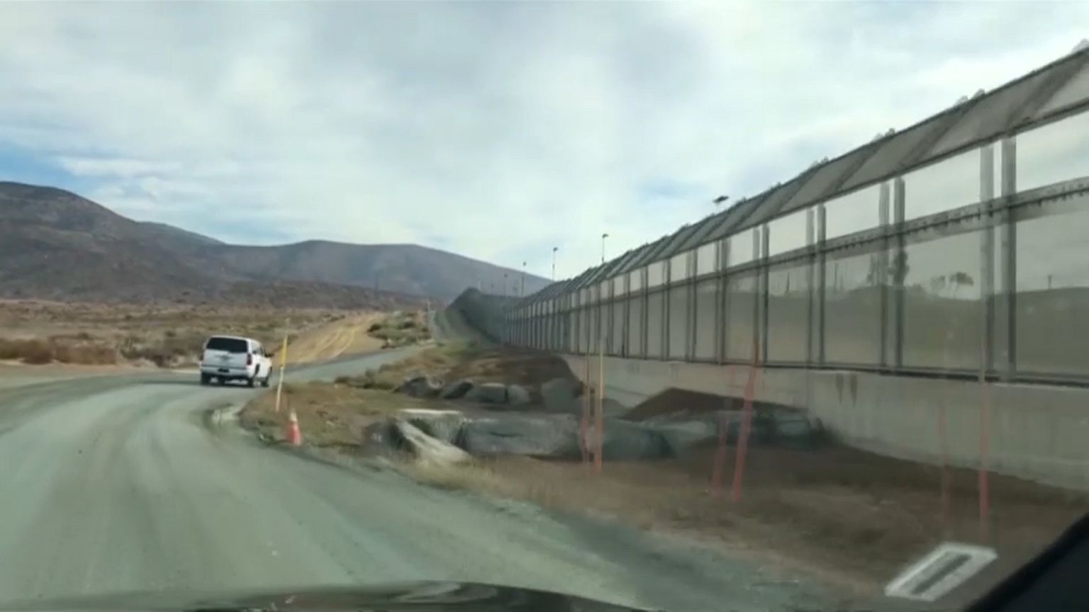 El presupuesto de Trump incluirá 3.000 millones para construir el muro con México
