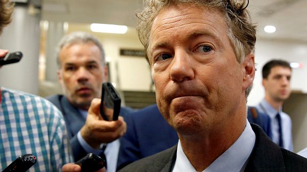 El senador republicano Rand Paul habla a los periodistas El senador republicano Rand Paul habla a los periodistas
