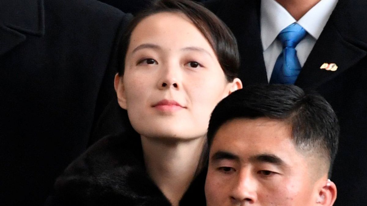 Irmã de Kim Jong-un e Mike Pence cruzam-se na Coreia do Sul