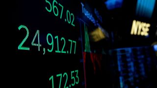 Wall Street abre em alta após semana caótica