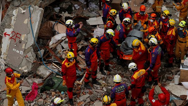 Les secours continuent à rechercher des survivants à Taïwan Les secours continuent à rechercher des survivants à Taïwan