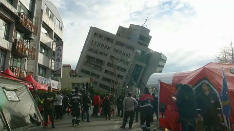 Taiwan: si cercano superstiti sotto le macerie