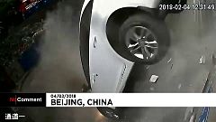 Cina: auto in un parcheggio cadono nel vuoto 