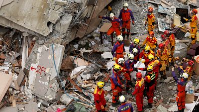 Tayvan'daki depremin ardından arama kurtarma çalışmaları sürüyor