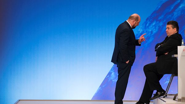 Allemagne : Martin Schulz se prend les pieds dans le tapis Allemagne : Martin Schulz se prend les pieds dans le tapis