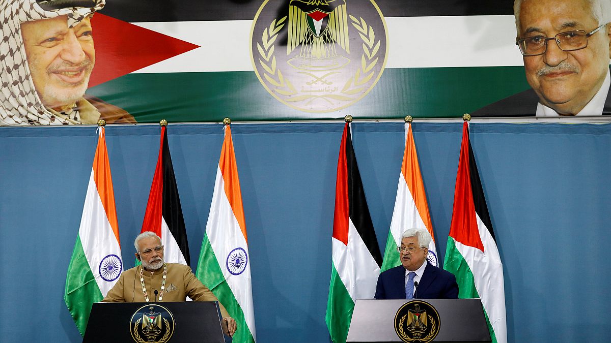 Palestinian President Mahmoud Abbas with Indian premier Modi in Ramallah